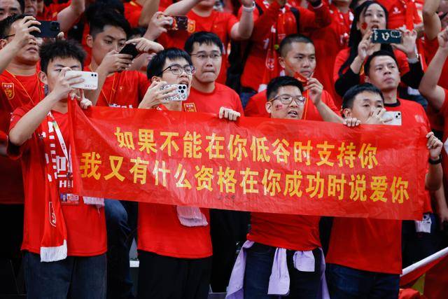 霍金森27分中国男篮完败日本，杨瀚森被完爆不值得托付
